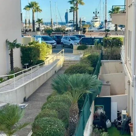 La Napoule 2 Min 4 People Air Conditioning * Mandelieu