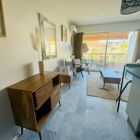 La Napoule 2 Min 4 People Air Conditioning Apartamento Mandelieu